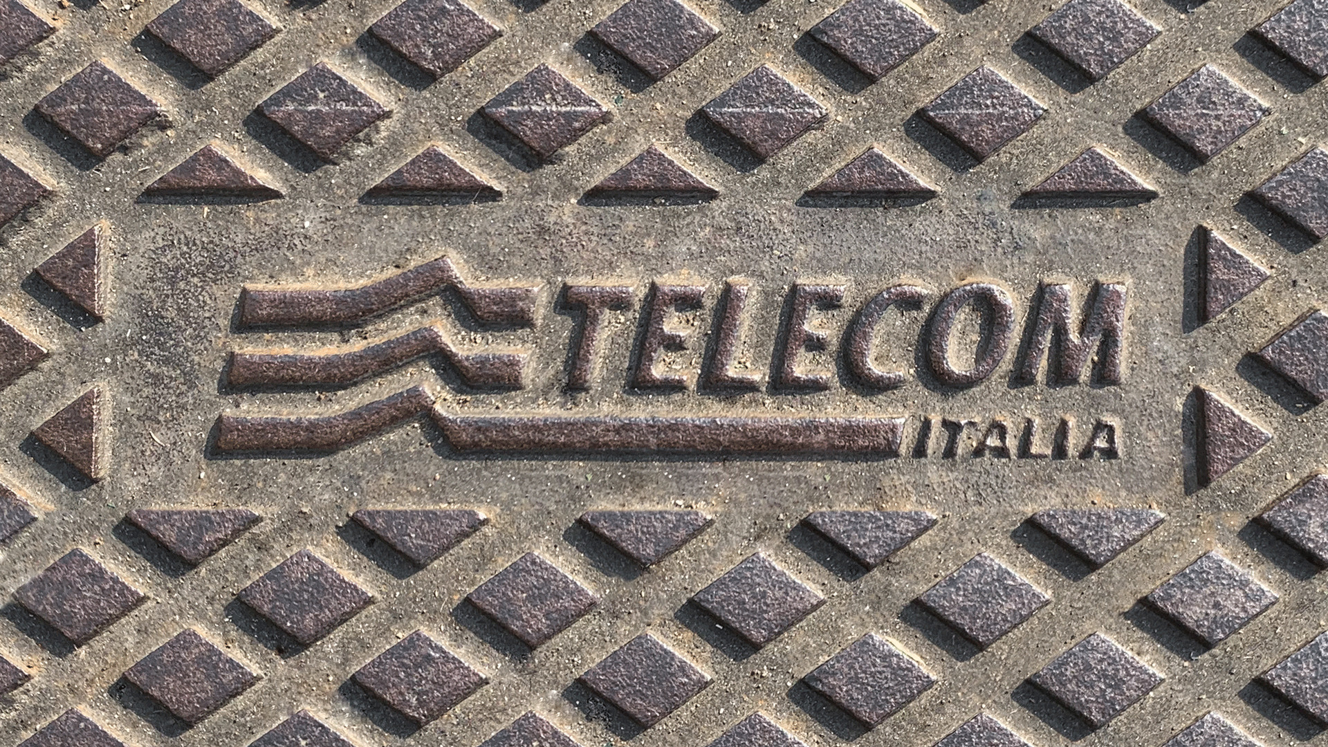 Telecom old logo Rossetti brand design